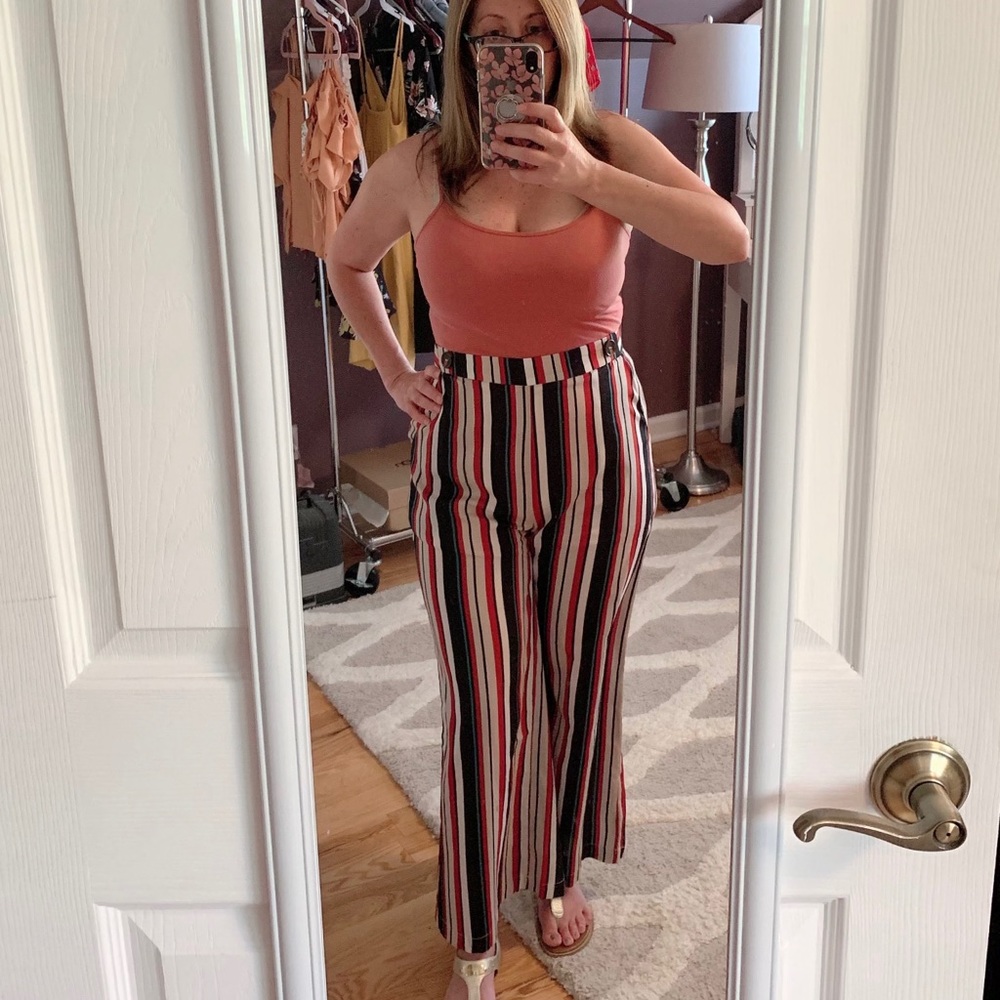⭐️High Waist, Wide Leg Stripe Pants.